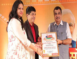 Taxila Business School awarded for Excellence in outstanding Placements by Cabinet Minister Nitin Jairam Gadkari